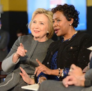 all-clinton-town-hall-2016-04-08-bk06_sl