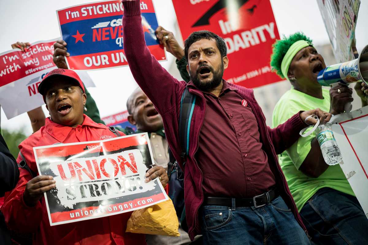 Demonstrators at the Union Rally in Foley Park