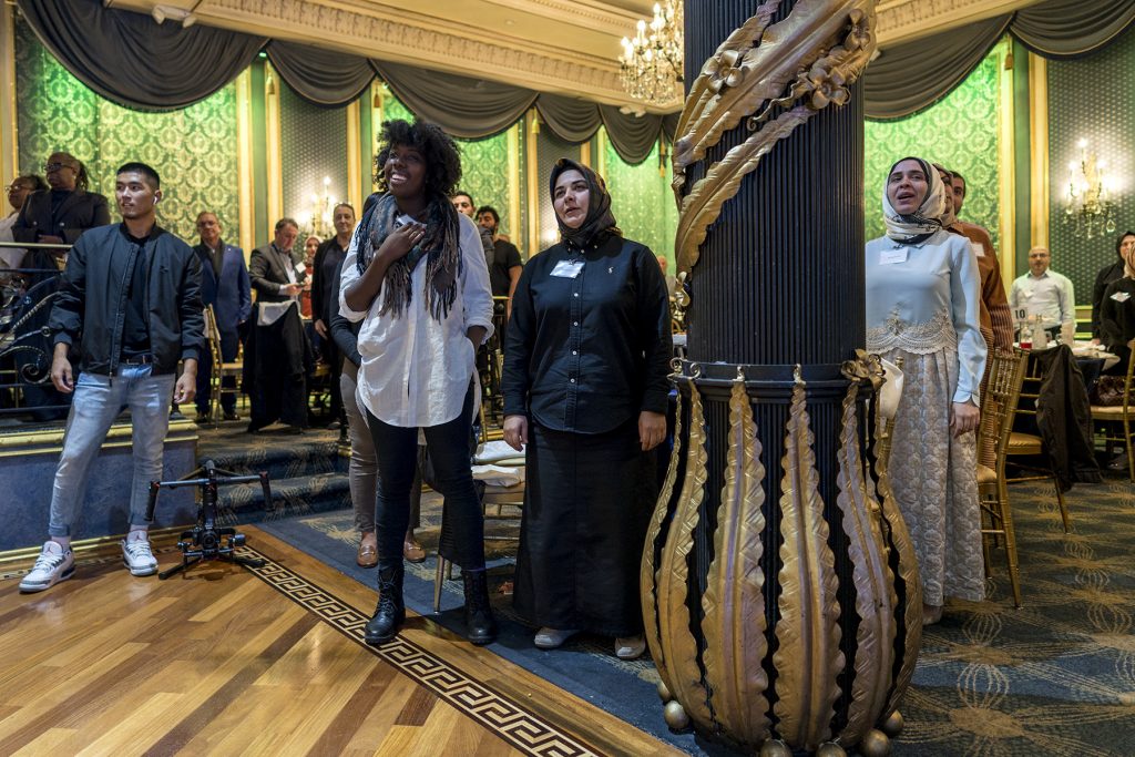 The guests stand to The Star-Spangled Banner followed by the national anthem of Turkey before the dinner. (Photo by Tsubasa Berg)