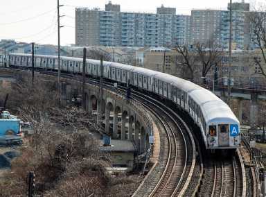 1920px-R-42_(49527101913)