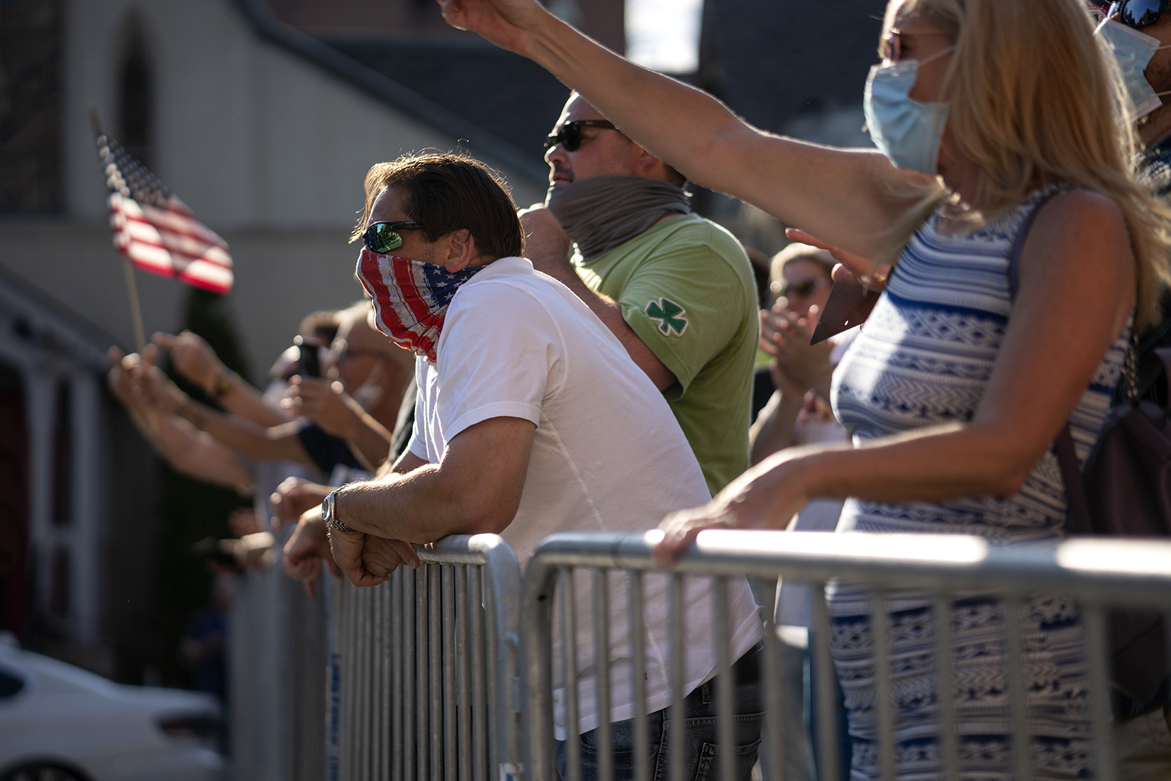 NYPD supporters exchanging heated words with BLM protesters across barricade on Bay Ridge Parkway (Photo by Tsubasa Berg)