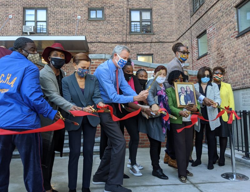 RibboncuttingwithMayorandelecteds