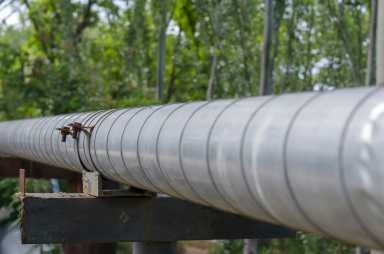 Insulated heating circuit of centralized heating outdoors.