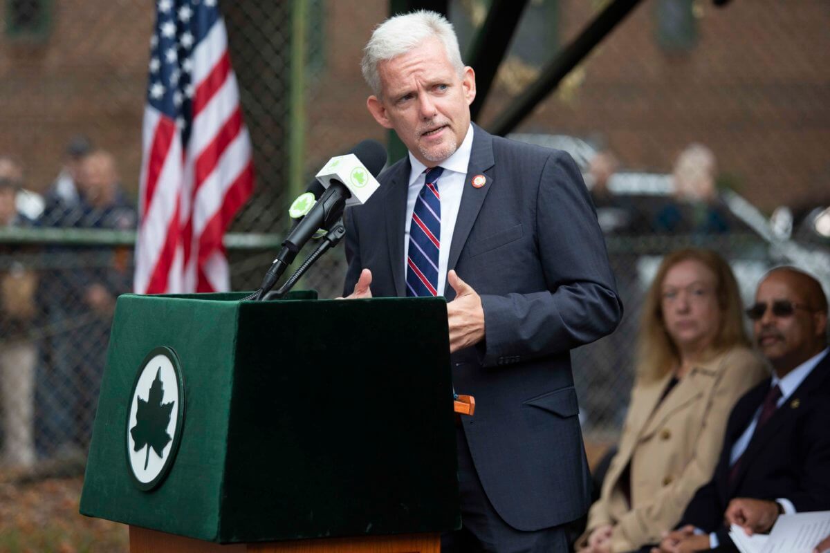 48987227437_f8ed0881d2_o-1200×800-1