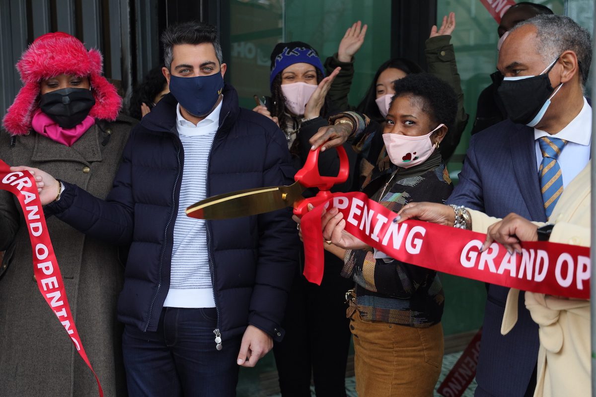 pix 2 ribbon cutting