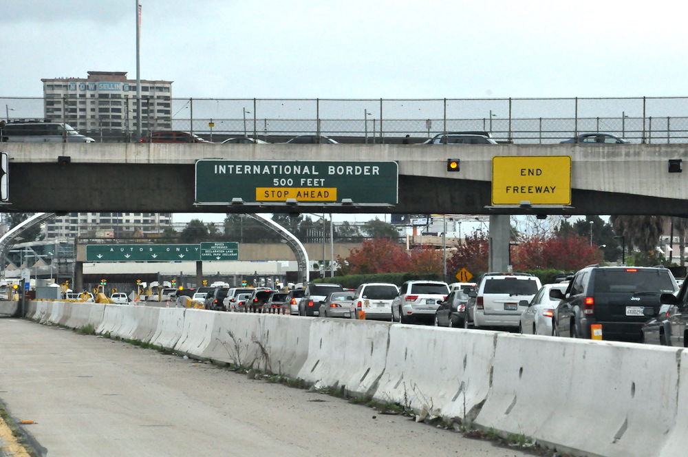 28123204 – view of the mexico border from california