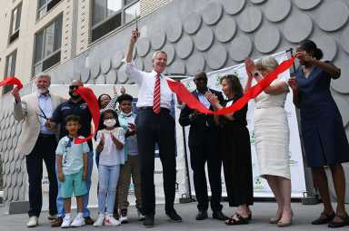 Mayor de Blasio announces affordable housing