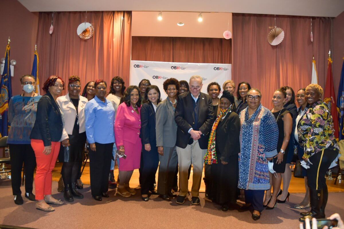 Momnibus-photo-1-1200×800-1