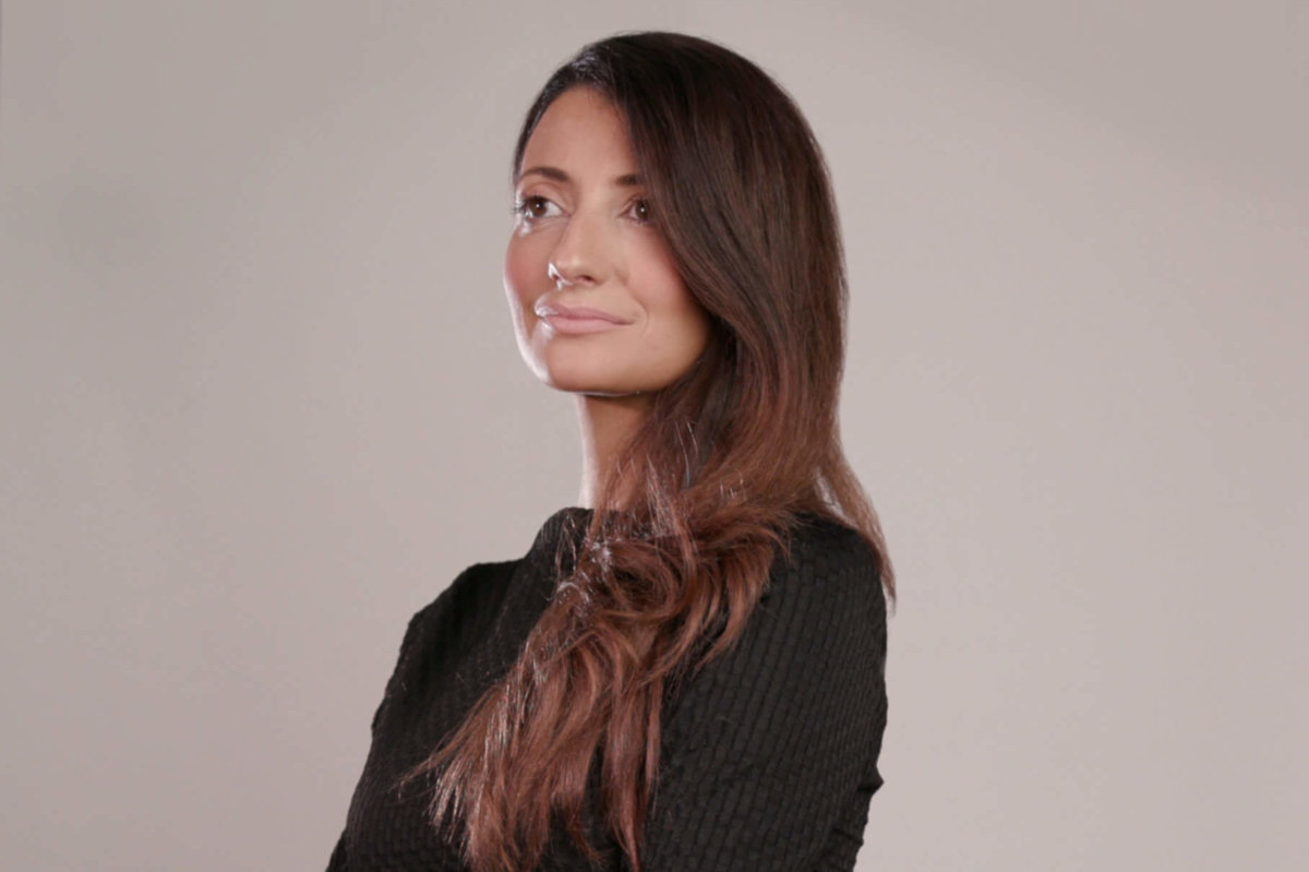 Inna-Vernikov_Headshot-scaled-e1638455584270-1200×799-1