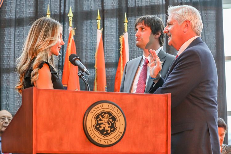 2022-01-03-inauguration-day-bruce-blakeman-0206-1